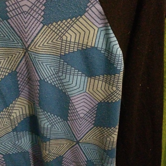 LLuLaRoe Randy tee - Picture 2 of 3